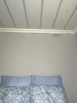 sexytinashe21's cam snapshot