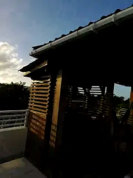 LucyNatural live sex cam