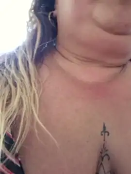 curvy_diva_'s cam snapshot