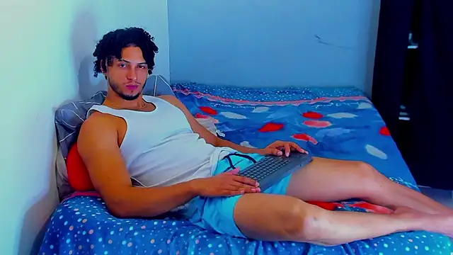 Kris_Khalifa69's cam snapshot