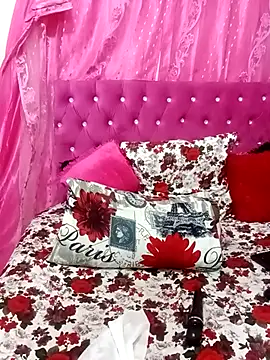 SexyBootie's cam snapshot