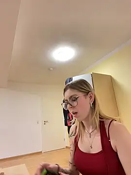 Milly-Kiss live sex cam