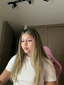 lunablossom_ live sex cam