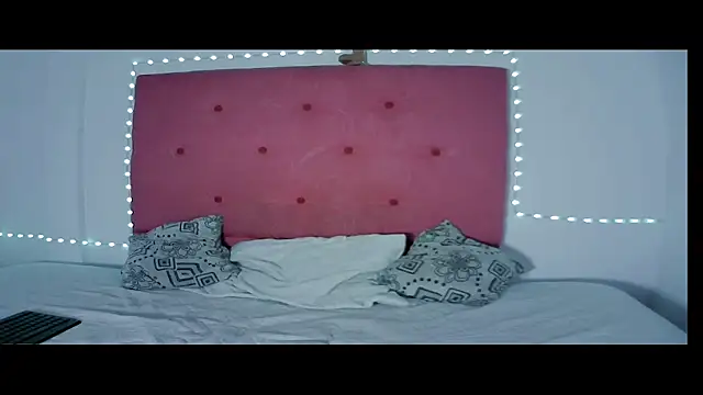 Mia_Suarez7's cam snapshot