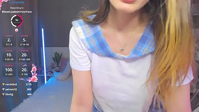 Katie_Cooper_'s cam snapshot