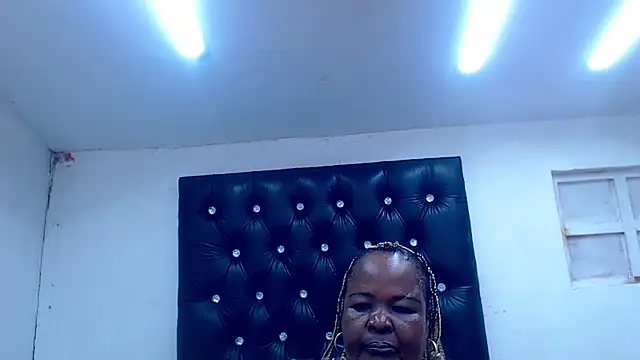 MatureMilfxxx's cam snapshot