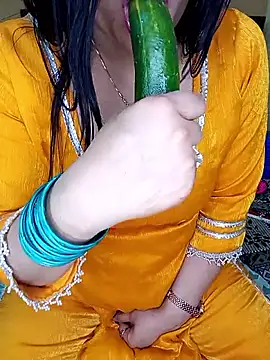 PRIYA_22's cam snapshot