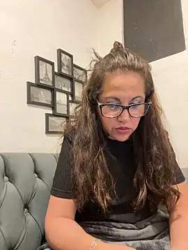 MirandaLatinaLovely's cam snapshot