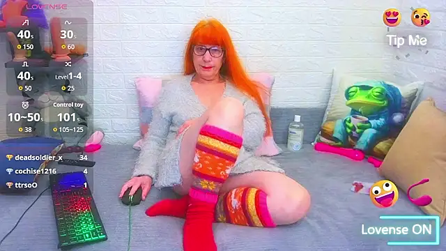 RedHousewife's cam snapshot