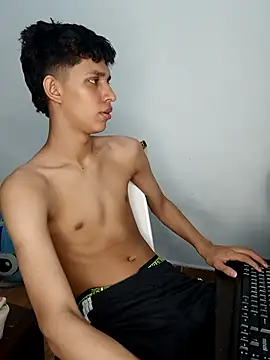 Alayn_sexy_ayes's cam snapshot