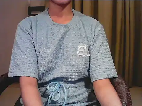 short_girl_'s cam snapshot