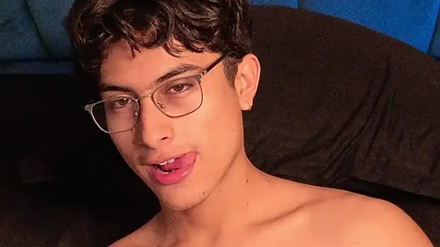 Aaron_Eze live sex cam