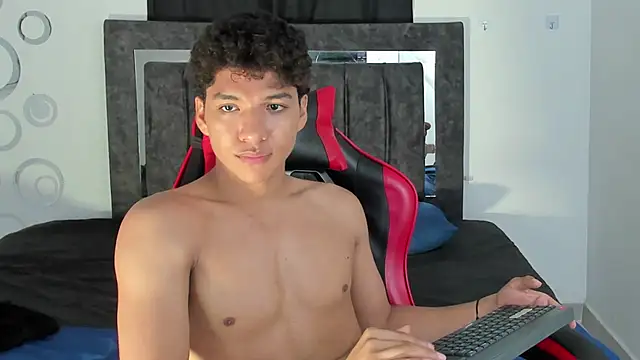 Maximiliano_Khalil live sex cam
