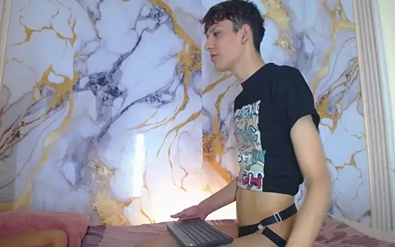 Pleasure_boys_hot's cam snapshot