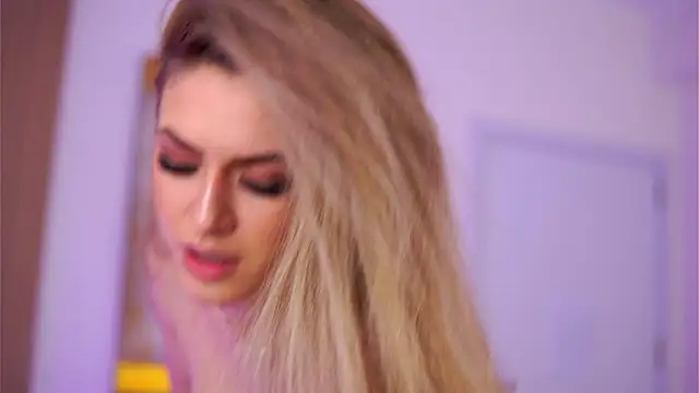 NayaQuinn's cam snapshot