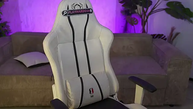 Selena_Glow live sex cam