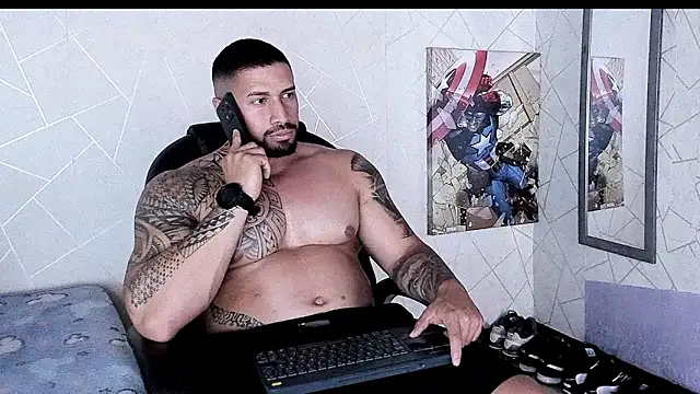 Cristian_Walker live sex cam