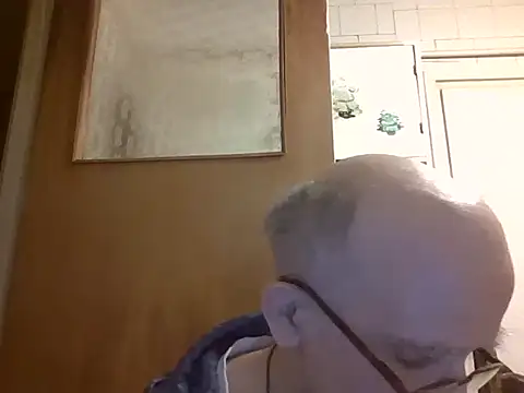 mariusica1@xh live sex cam