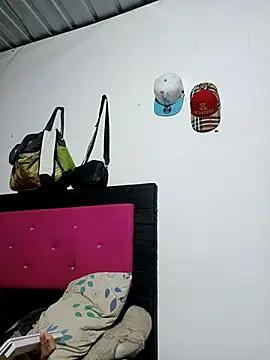 Zoe_axxelll live sex cam