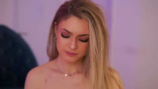 NayaQuinn's cam snapshot