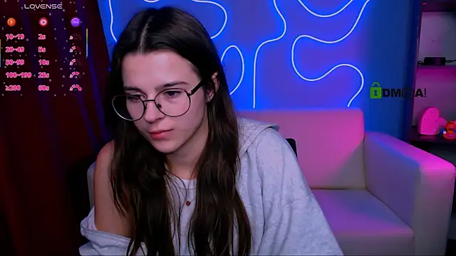 berry_alma's cam snapshot