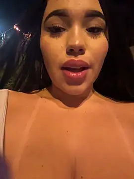 SofiaWildee live sex cam