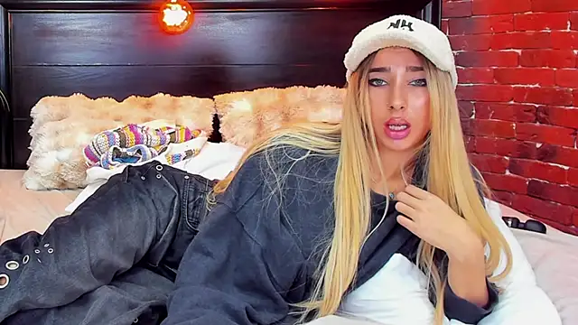 ChristynaRoss live sex cam