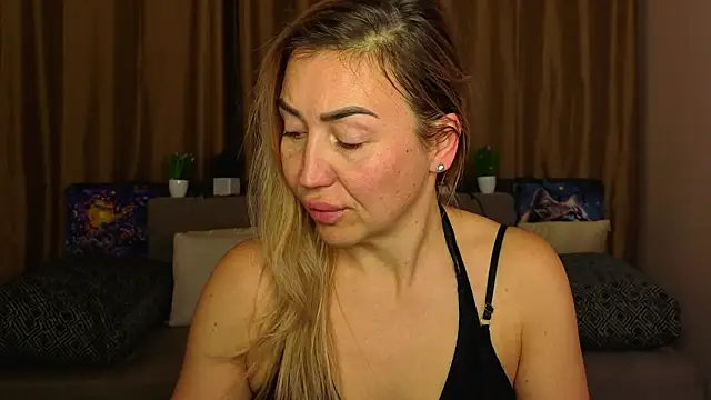 Kiss_julli88I's cam snapshot