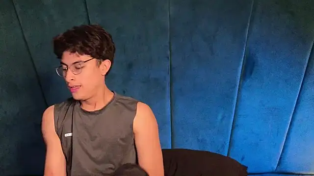 Aaron_Eze live sex cam