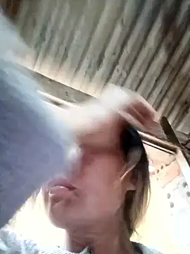 blonde_blg's cam snapshot