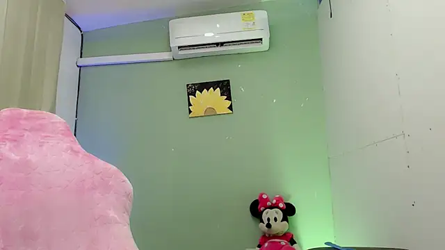 Mishell_hot_'s cam snapshot