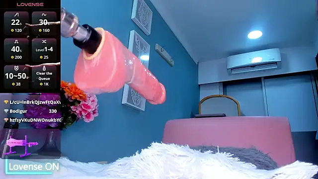 Luna_Raay's cam snapshot