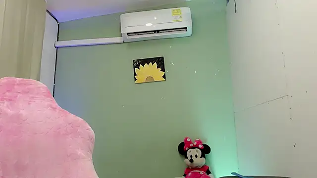 Mishell_hot_'s cam snapshot