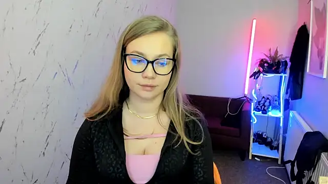 holly_xglam's cam snapshot