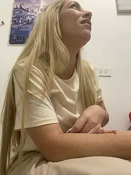 viktoria_davis_'s cam snapshot