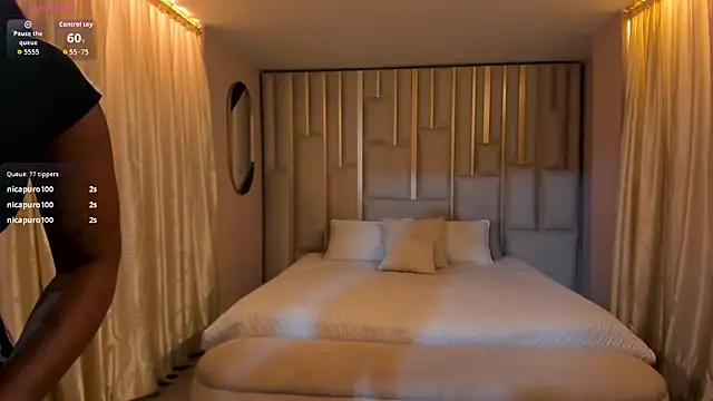 SavannahStorm live sex cam