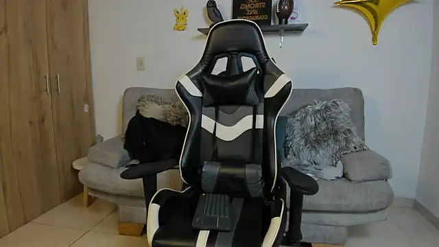 julian_wallace's cam snapshot