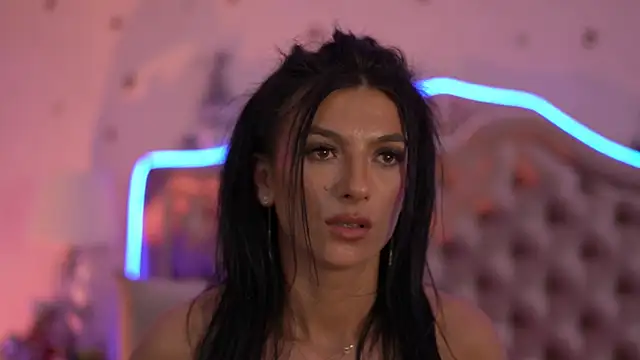 KinkyAmelie live sex cam