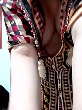 Notila-68 live sex cam