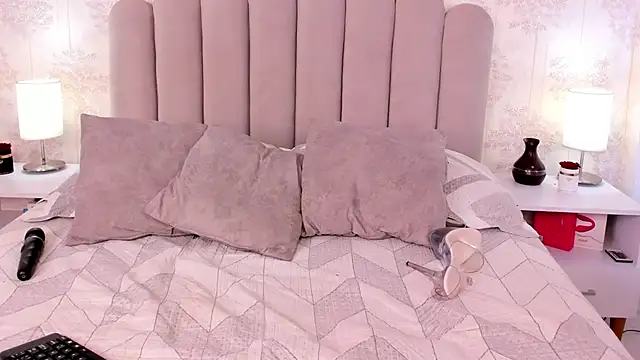 ShaynaHosk's cam snapshot