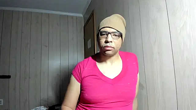 NaturalBeautyQueen live sex cam