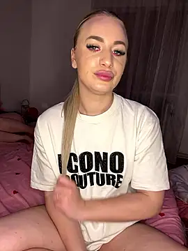 RuxyCatrina's cam snapshot