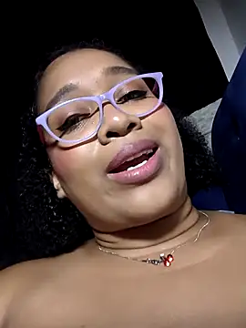 Yera_brown69's cam snapshot