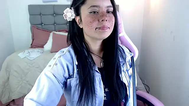 sarah_moon2's cam snapshot