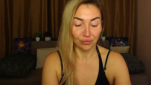 Kiss_julli88I's cam snapshot