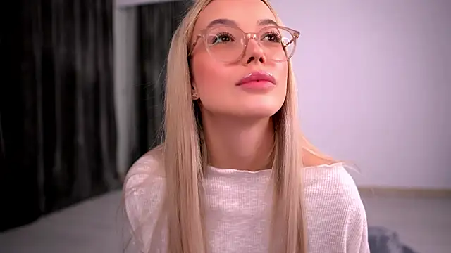 KylieJoyce live sex cam