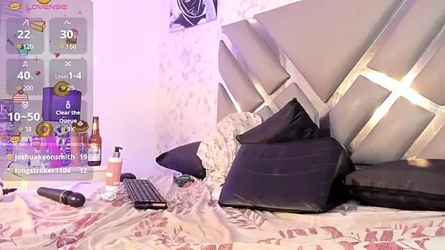 EmilyyRosee_'s cam snapshot