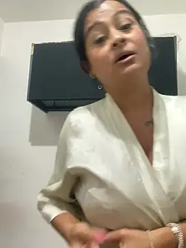 Lili__taylor's cam snapshot