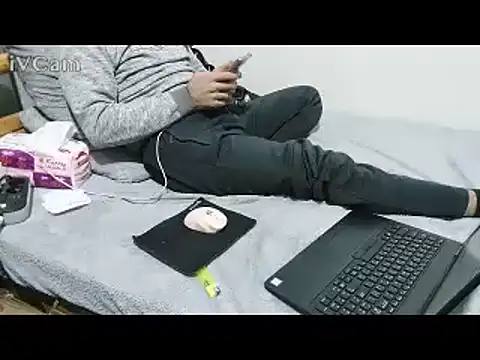 yazin19's cam snapshot