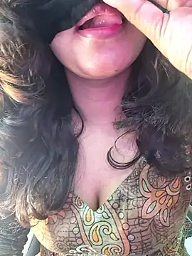 Bristy- live sex cam